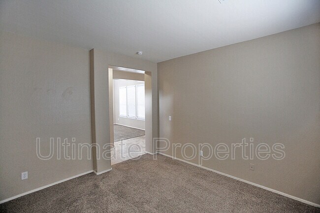Building Photo - 15145 W Elm Cir