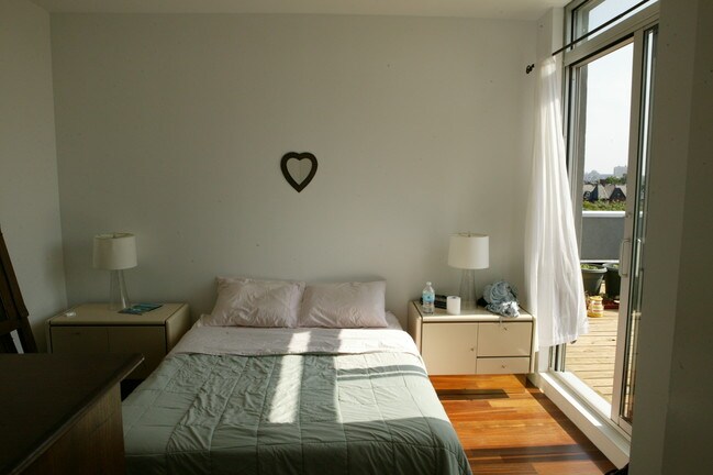 Interior of 1 bedroom - 373-377 Franklin Ave