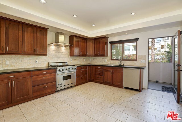 Foto del edificio - 210 Pacific Ave