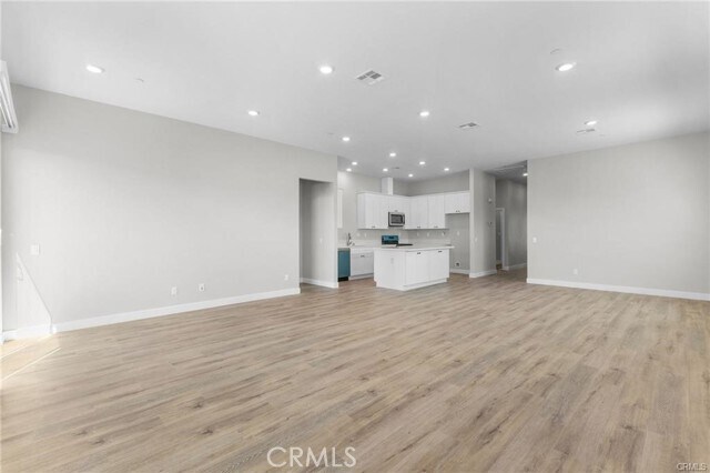 Building Photo - 1341 E 8th St