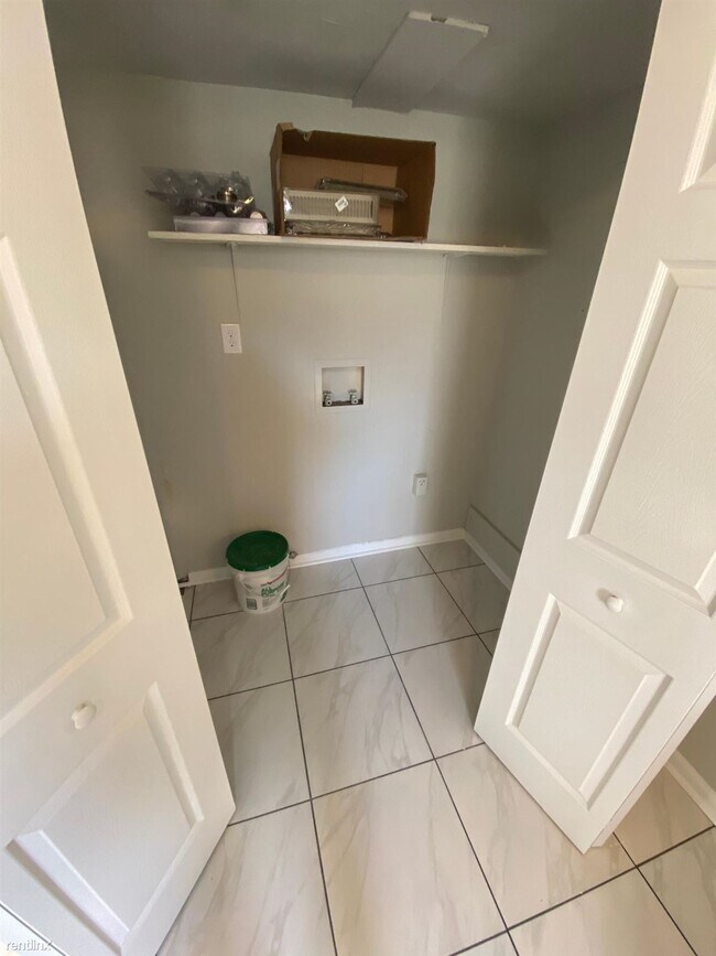 Building Photo - 2 br, 1.5 bath Duplex - 1510 Tabb Ave