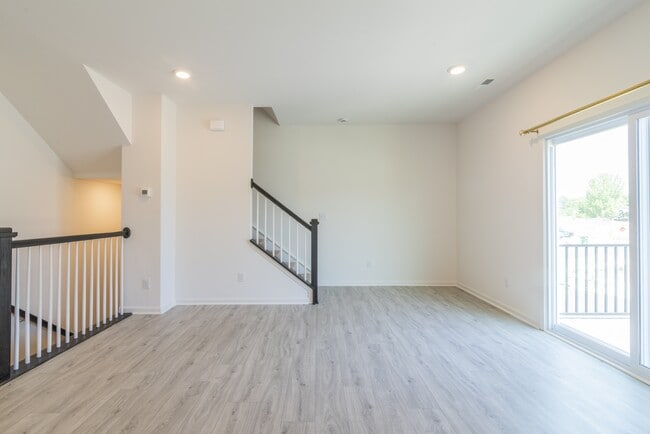 Foto del edificio - 15010 Scoter St