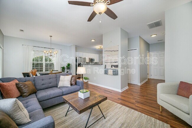 Foto del edificio - 9156 Glenashley Dr