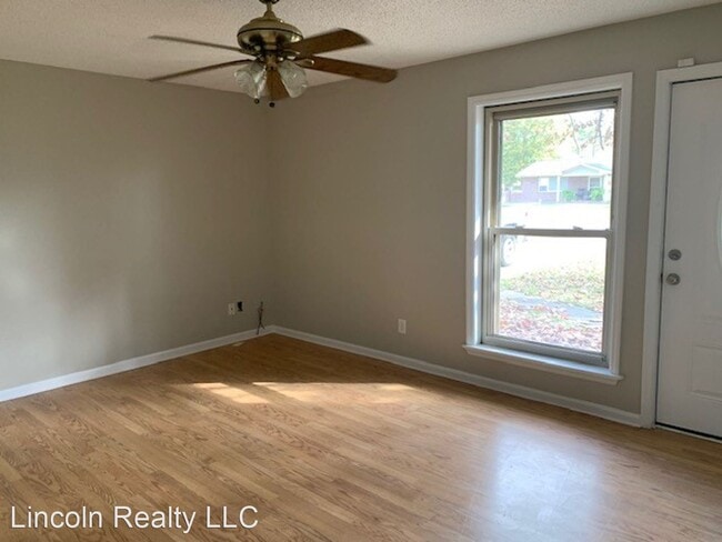 Building Photo - 3 br, 1 bath House - 4033 Danube Circle*