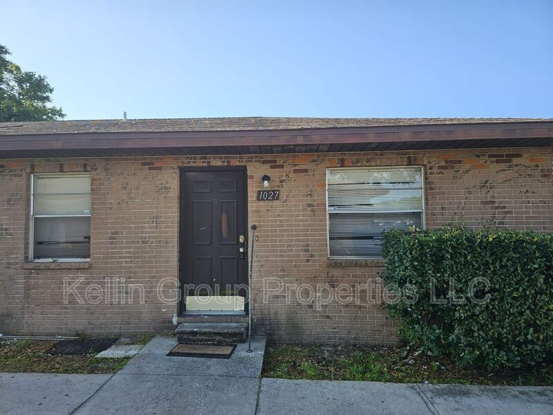 Foto principal - 1027 N Brunnell Pkwy