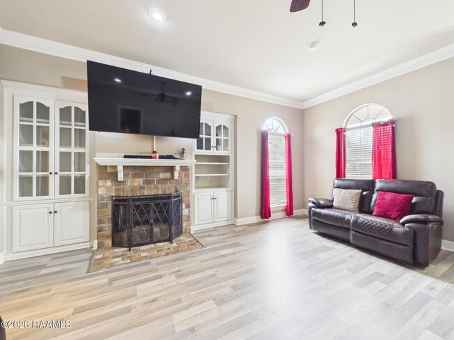 Building Photo - 430 Planters Row