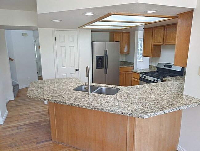 Foto del edificio - Recently Updated Pinebrook Home