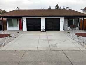 Building Photo - 510 W Kavanagh Ave