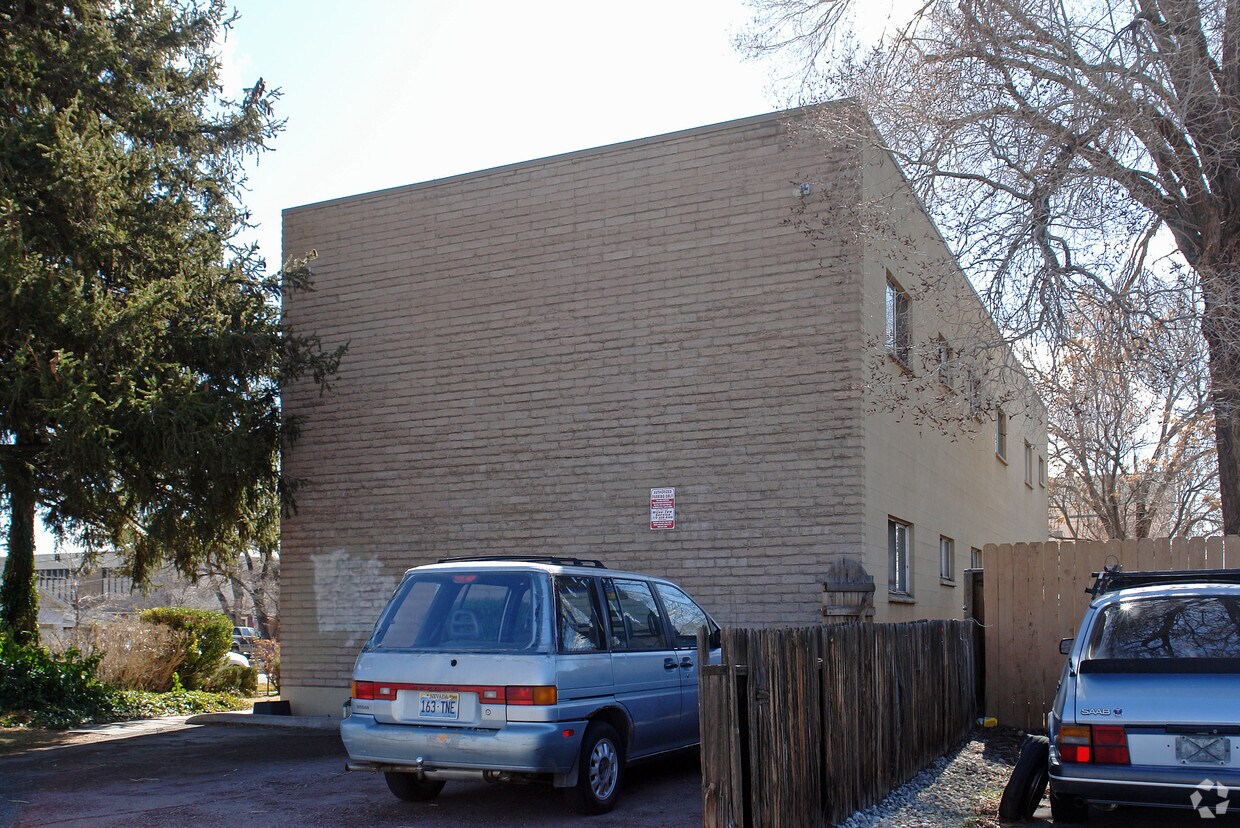 Primary Photo - 75 Locust St