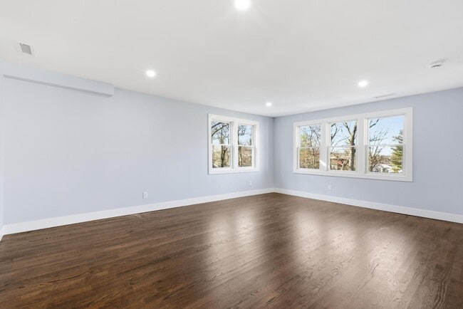 Building Photo - 85 Euclid Ave