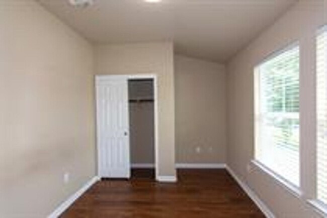 Foto del edificio - 18405 Tallgrass Prairie Dr