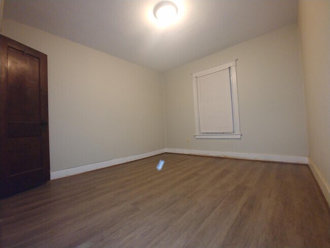 Building Photo - 511 Prospect Ave