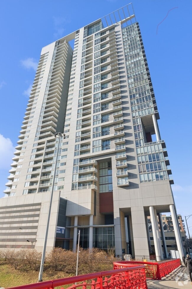 Building Photo - 737 W Washington Blvd