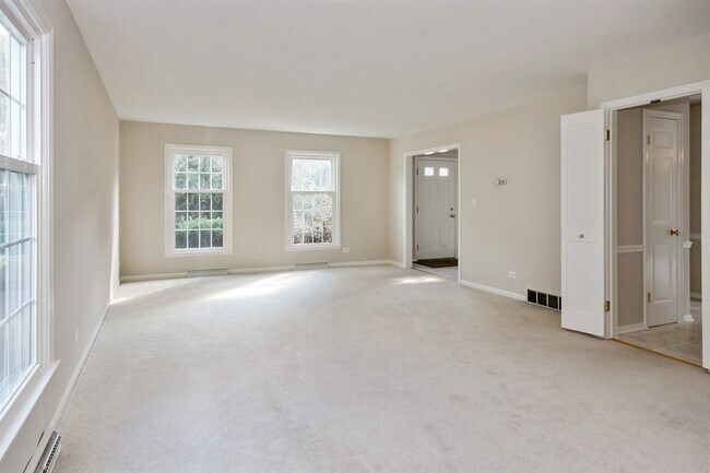 Foto del edificio - 18 Oak Brook Rd