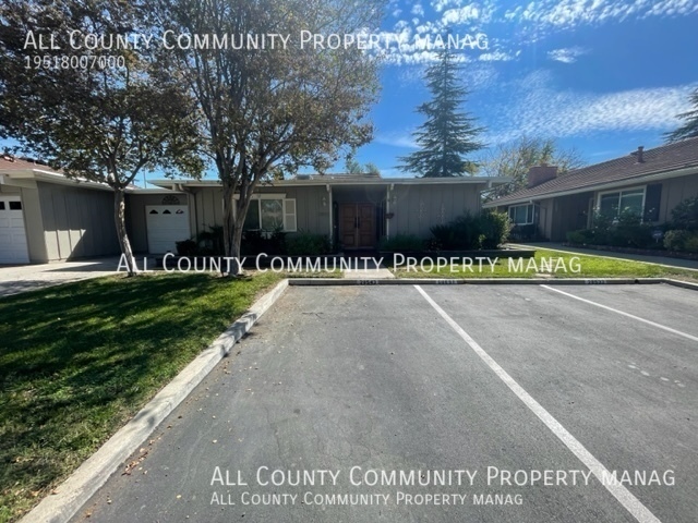 Foto del edificio - Single Story in Murrieta! 2 Bed, 1.75 Bath
