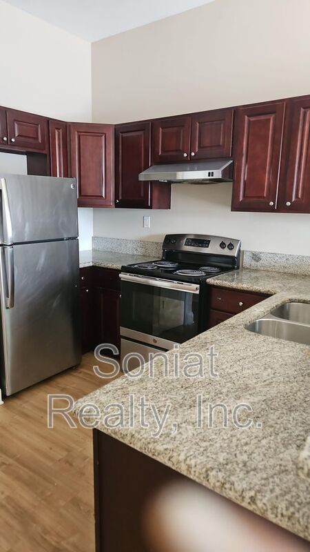 Photo - 3132 Washington Ave Apartment