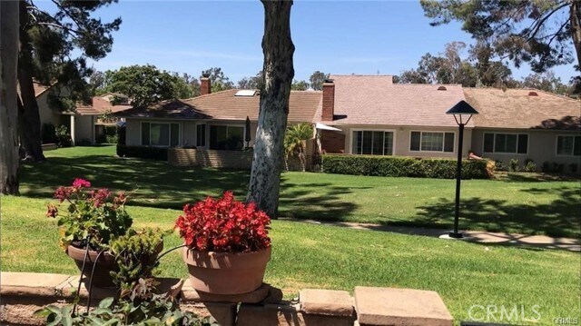 Foto del edificio - 5201 Thorn Tree Ln