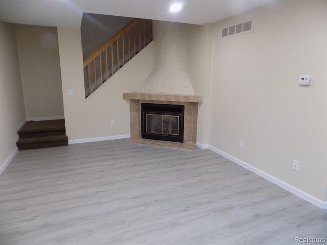 Building Photo - 40043 Crosswinds Rd