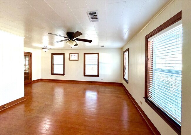 Foto del edificio - 1104 Marie St