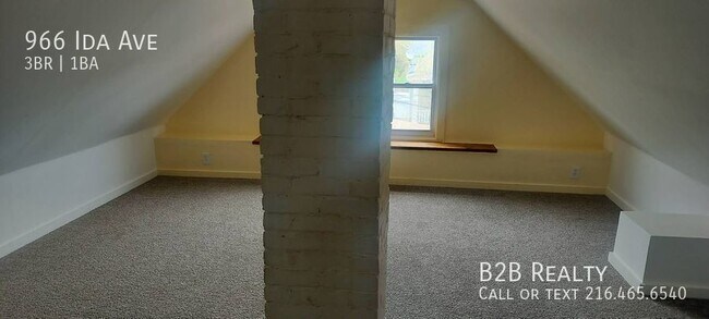 Foto del edificio - Charming 3 bed 1 bath Property in Prime Lo...