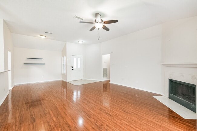 Foto del edificio - 4119 Hermitage Hollow Ln