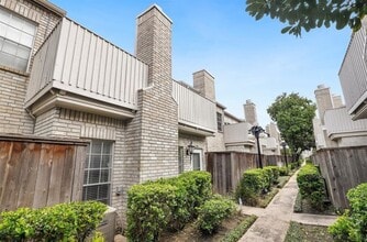 Building Photo - 3800 Tanglewilde St