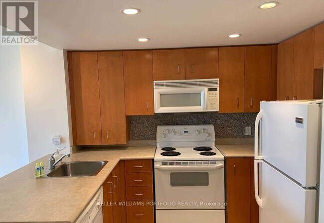 Building Photo - 8 Park Rd