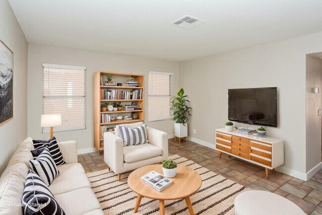 Foto del edificio - 3313 Salmon Creek Dr