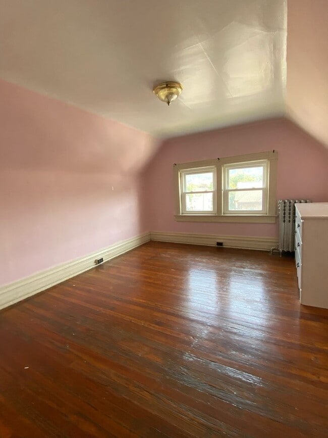 Building Photo - 1113