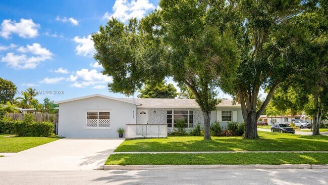 Building Photo - 6921 NW 5th Ct
