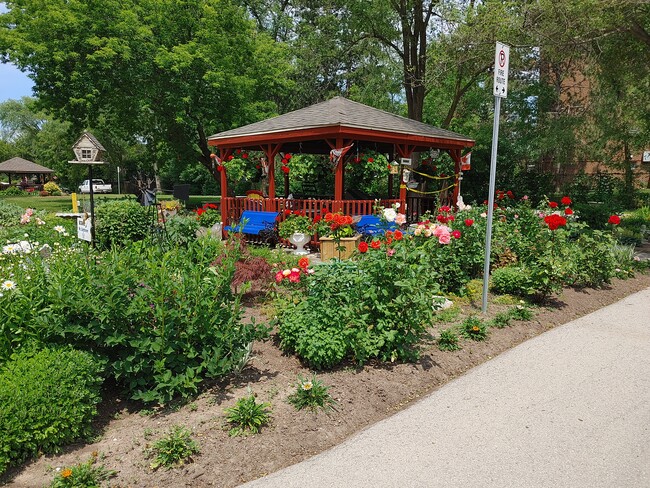 1 of 3 gazebo's - 398 Vine St