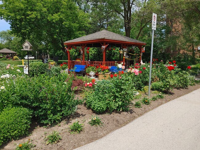 1 of 3 gazebo's - 398 Vine St