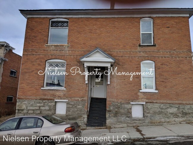 Building Photo - 3 br, 1.5 bath Apartment - 601 W. Mercury
