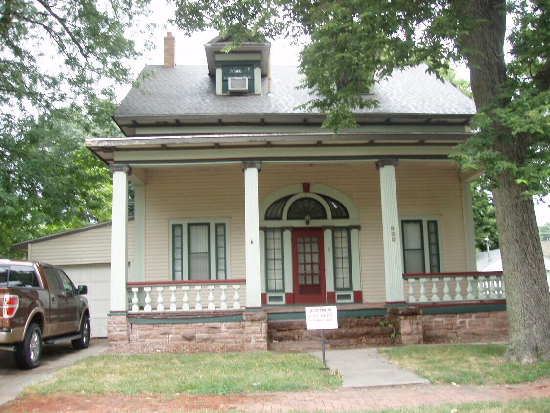 Primary Photo - 822 N Lexington Ave