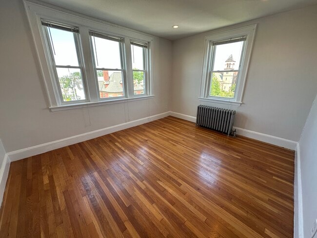 Building Photo - 130 Highland Ave