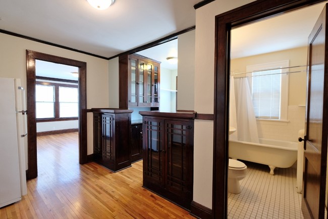 Foto del edificio - 1091 Goodrich Ave