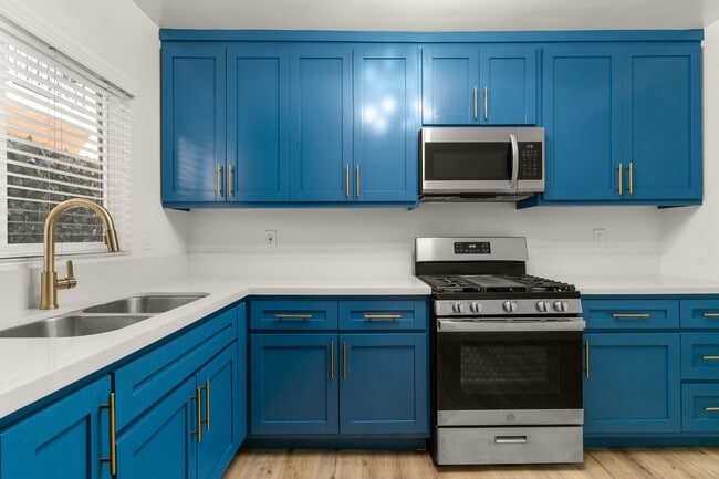 Foto del edificio - 1078 E 7th St