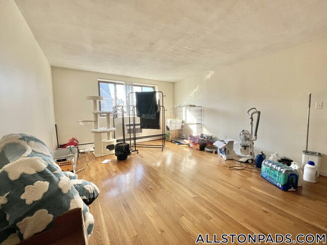 Building Photo - 26 Allston St