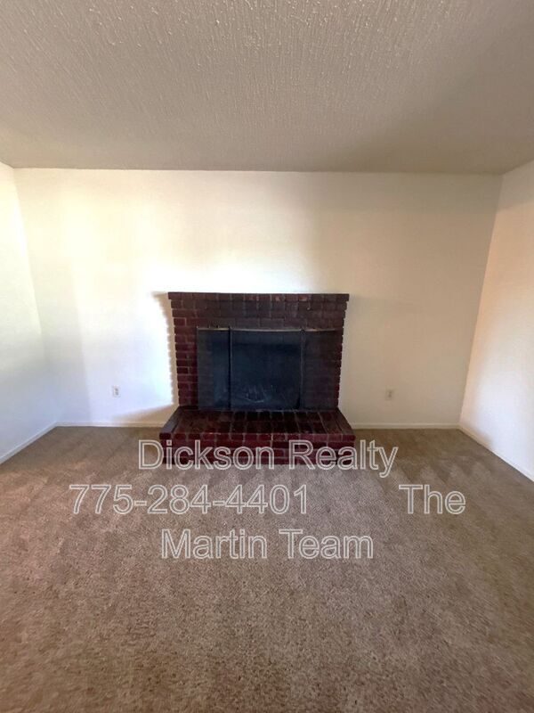 Building Photo - 1955 Matteoni Dr