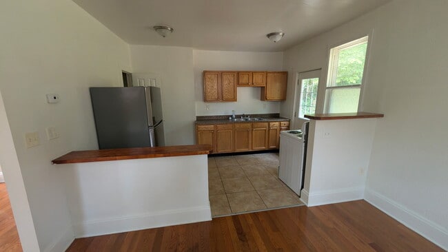 Building Photo - 1261 Rutledge Ave