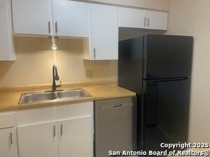 Building Photo - 235 W Silver Sands Dr