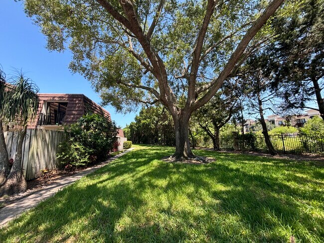 Foto del edificio - 2110 21st Ln