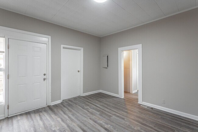 Building Photo - 5504 Beulah Ave