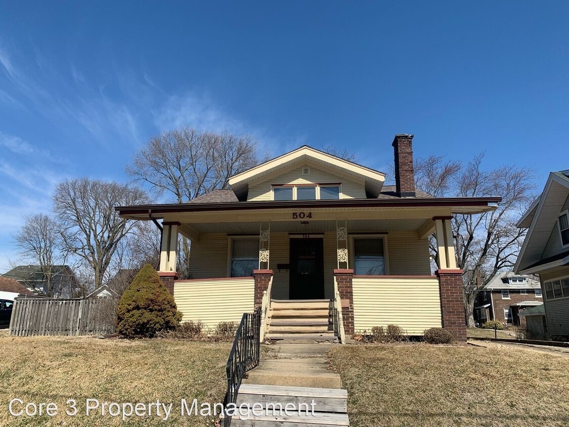 Primary Photo - 5 br, 2 bath House - 504 University
