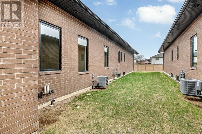 Building Photo - 658 LilyMac Blvd
