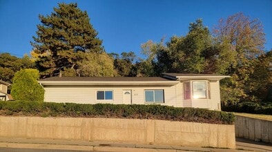 Building Photo - 210 N 700 E