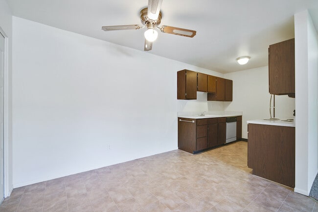 Building Photo - Birchwood Apartments