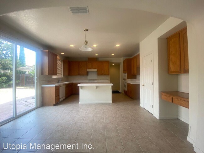 Building Photo - 4 br, 3 bath House - 6620 Oscar Circle