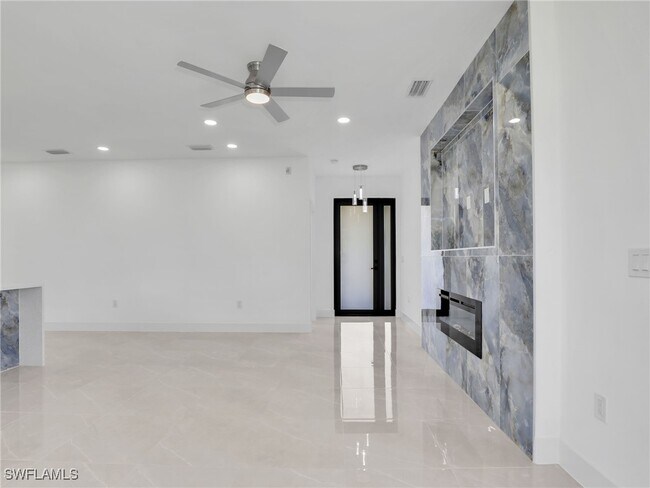 Foto del edificio - 2811 Cerito Ave N