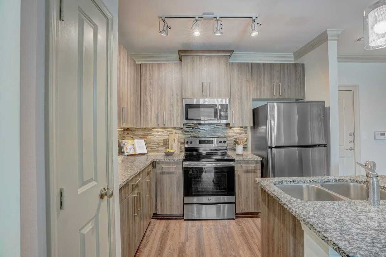 Primary Photo - High-End Living, Perfectly Executed!